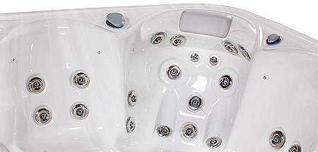 Hydro_Whirölpool_wellness_hottub_jacuzzi