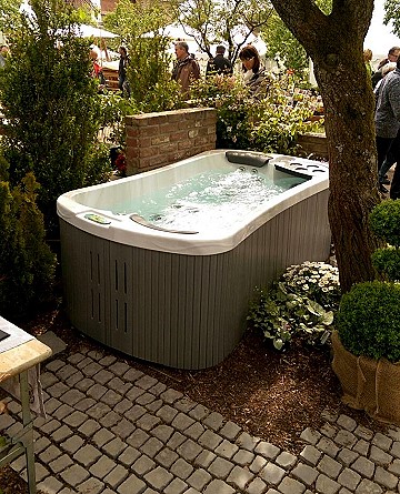 Hydropool_Serenity_2_Whirlpool_messefoto1