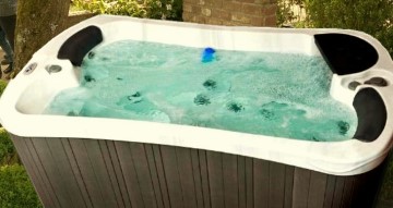 Hydropool_Serenity_2_Whirlpool_messefoto3